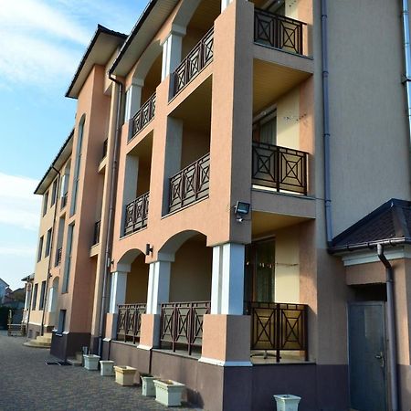 Hotel Aquarius Chornomorsk Buitenkant foto