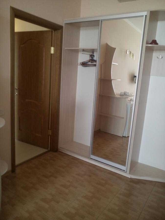 Hotel Aquarius Chornomorsk Buitenkant foto