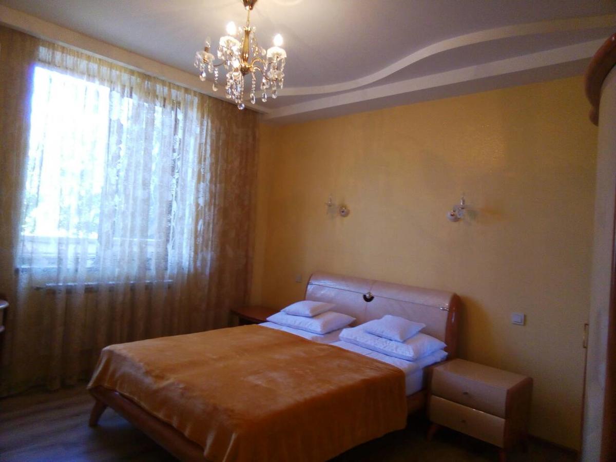 Hotel Aquarius Chornomorsk Buitenkant foto