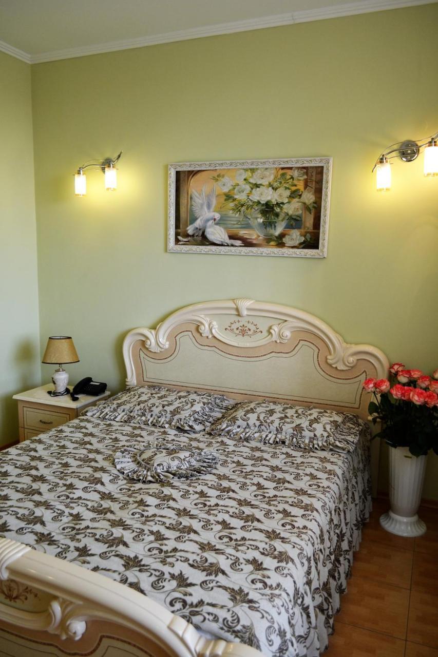Hotel Aquarius Chornomorsk Buitenkant foto