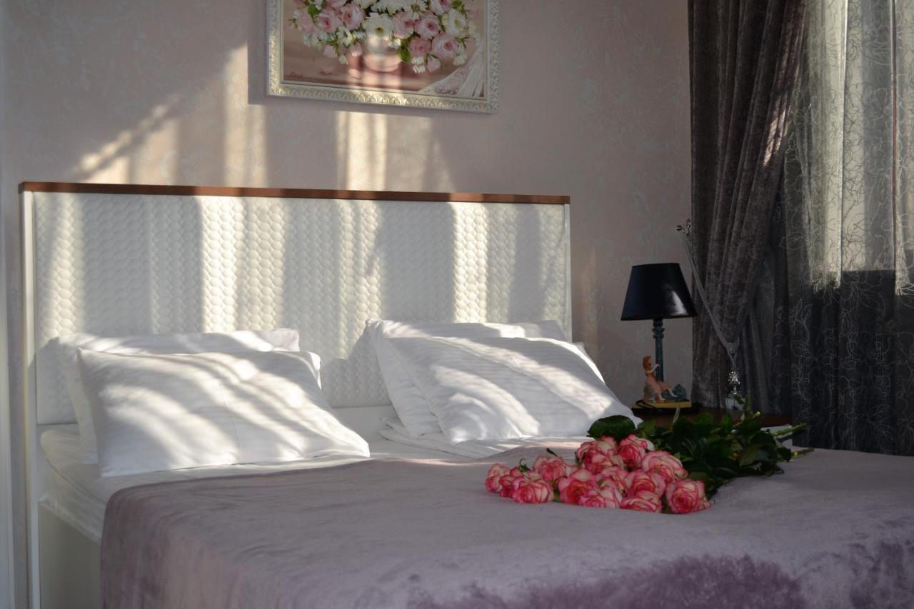 Hotel Aquarius Chornomorsk Buitenkant foto