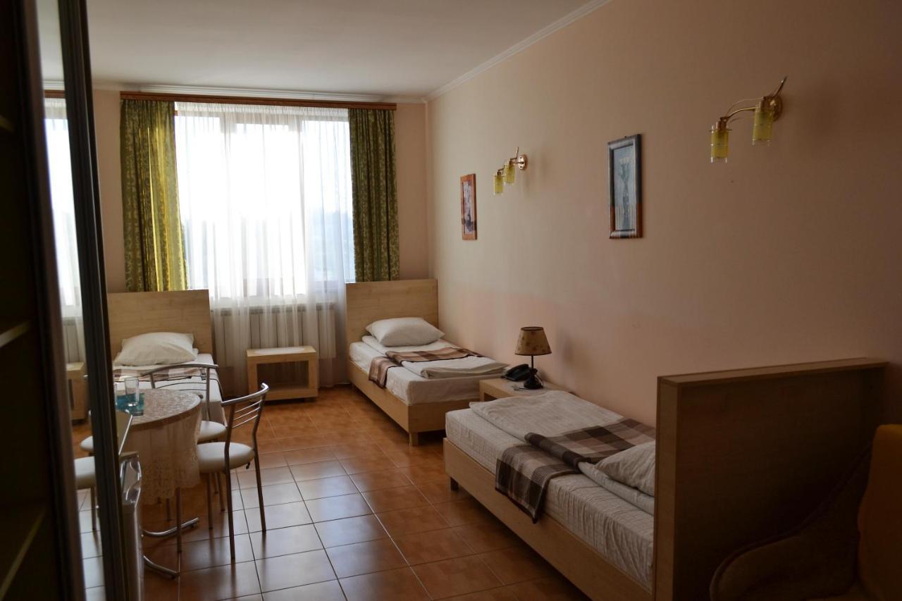 Hotel Aquarius Chornomorsk Buitenkant foto