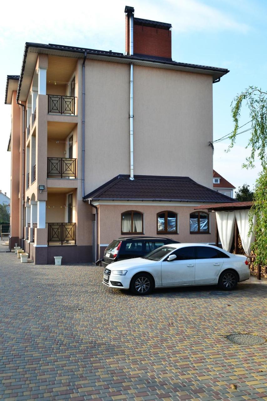 Hotel Aquarius Chornomorsk Buitenkant foto